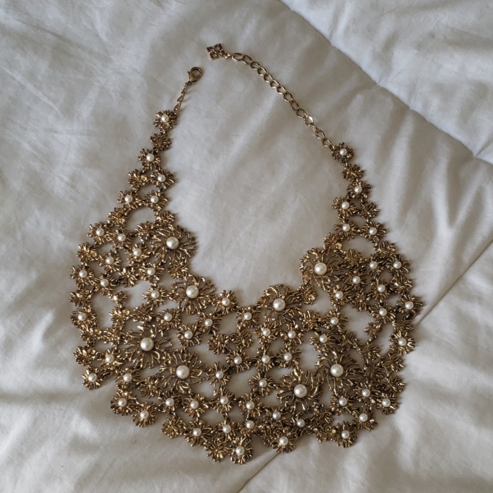 Bcbg bib pearl gold necklace